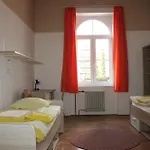 Dic Hostel *
